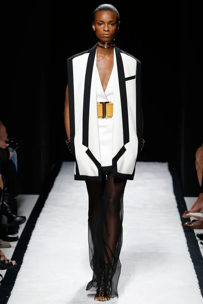 Look 3